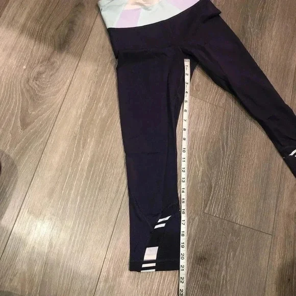 Lululemon blue Cropped Capri Legging size 4 - Picture 8 of 12